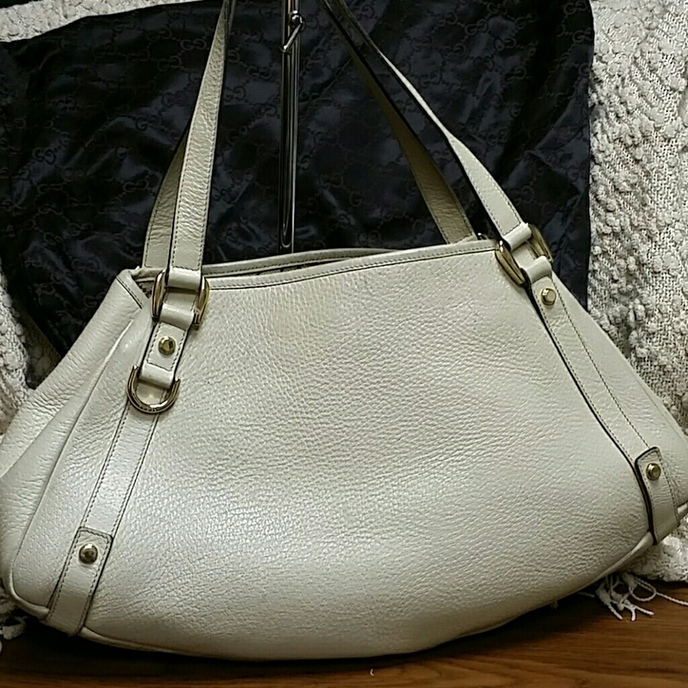 Gucci White Leather Shoulder Bag with Gold Hardware - Picture 1 of 8